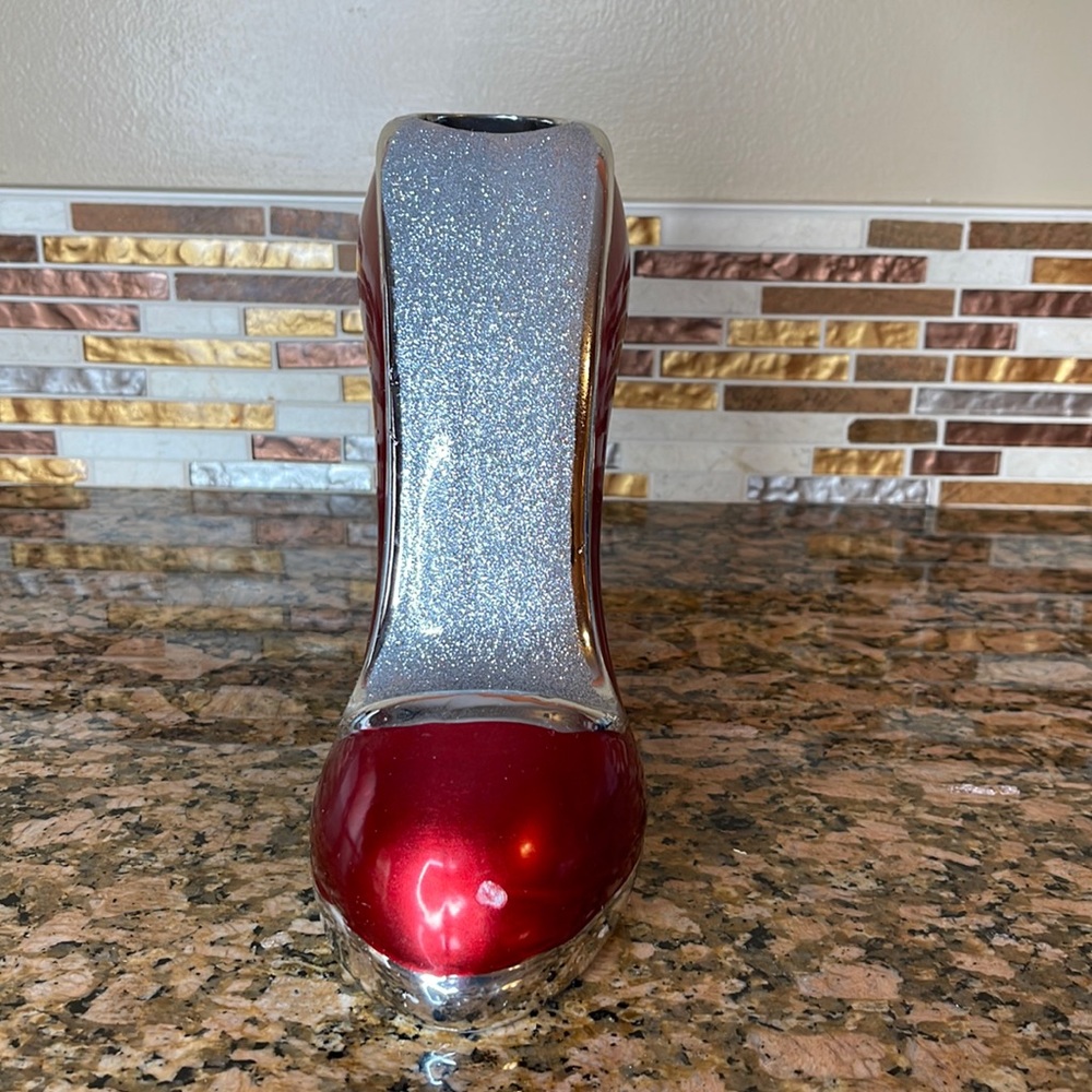 Ceramic Vase - Picture 3 of 8